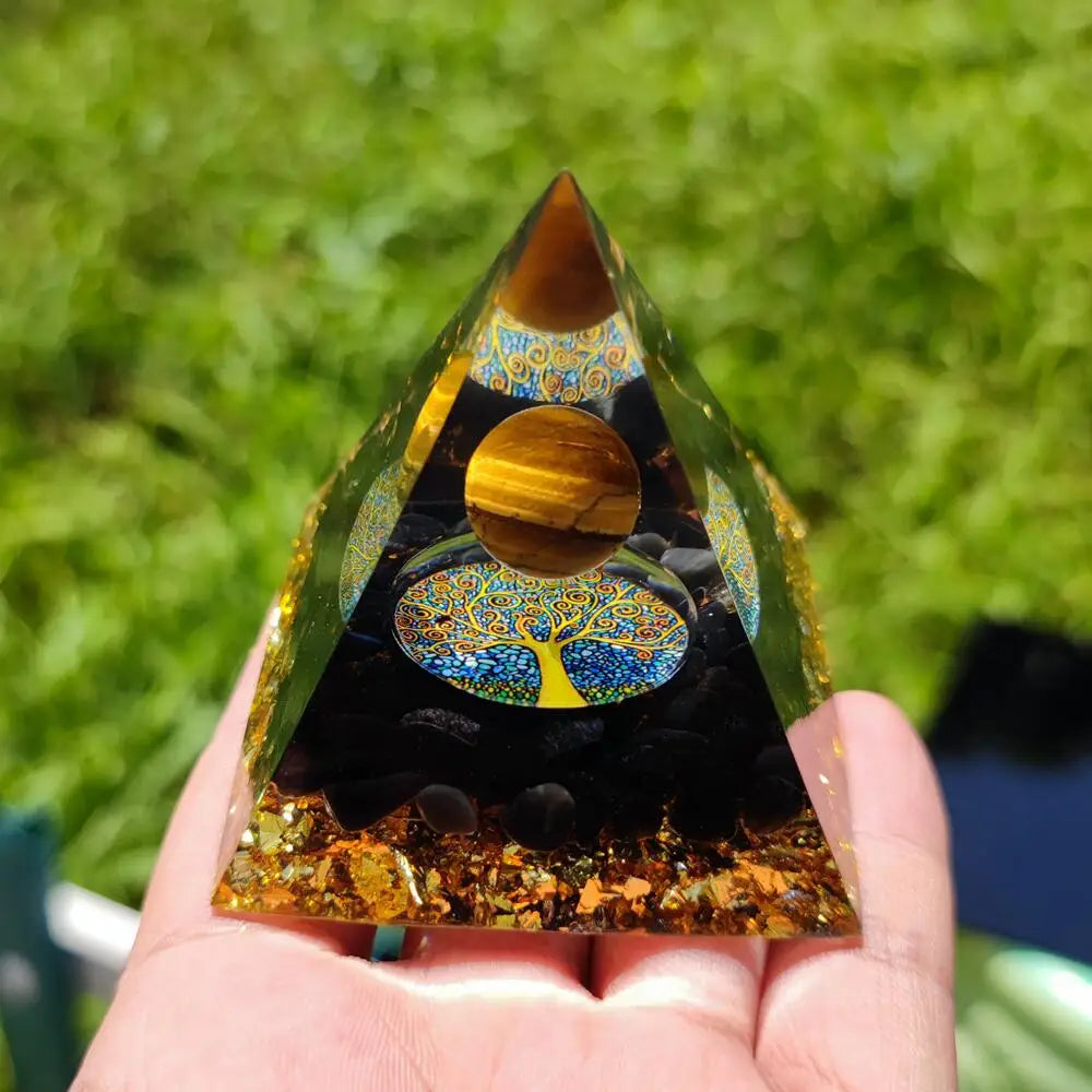Pyramide d'orgone en résine de 60 mm avec œil de tigre et obsidienne