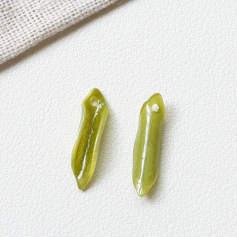 5Pcs Green Leaf Resin Beads