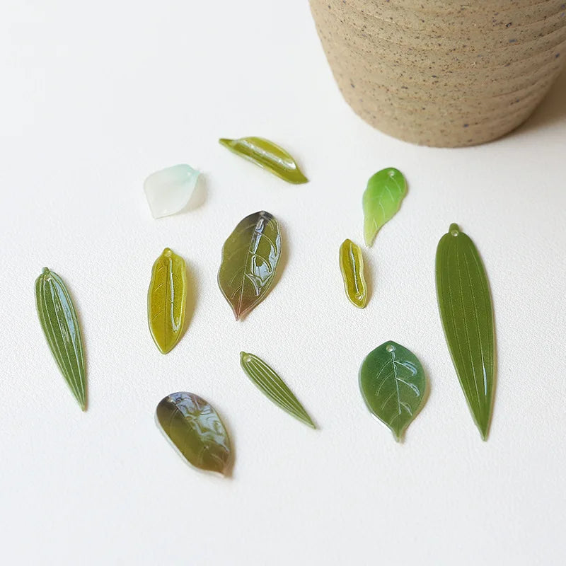 5Pcs Green Leaf Resin Beads