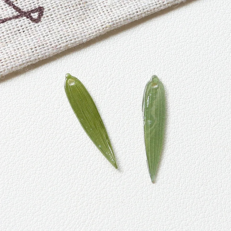 5Pcs Green Leaf Resin Beads