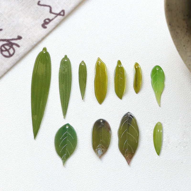 5Pcs Green Leaf Resin Beads