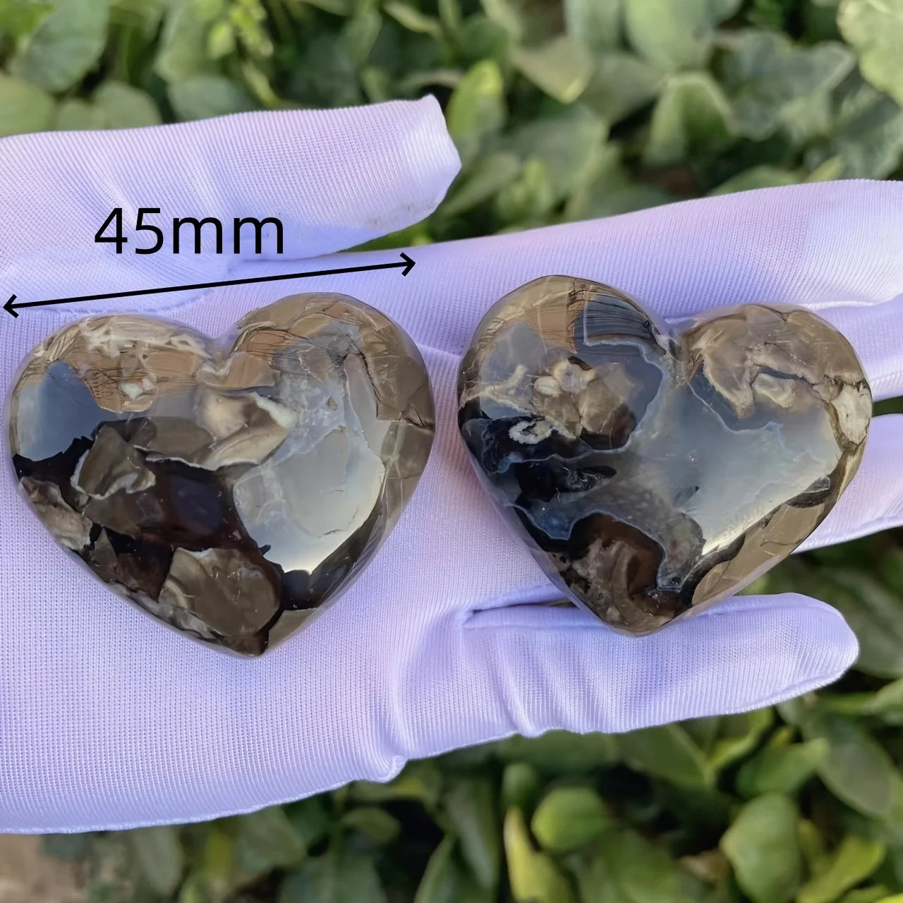 Fluorescent Volcanic Agate Heart Carving (UV Glow)