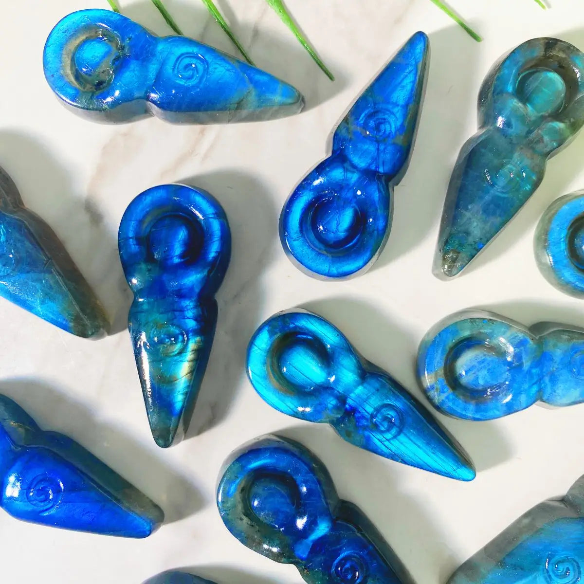 1PC HQ Labradorite Yoga Carving