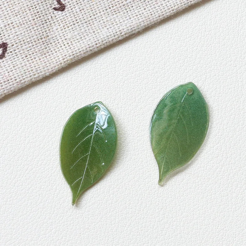 5Pcs Green Leaf Resin Beads