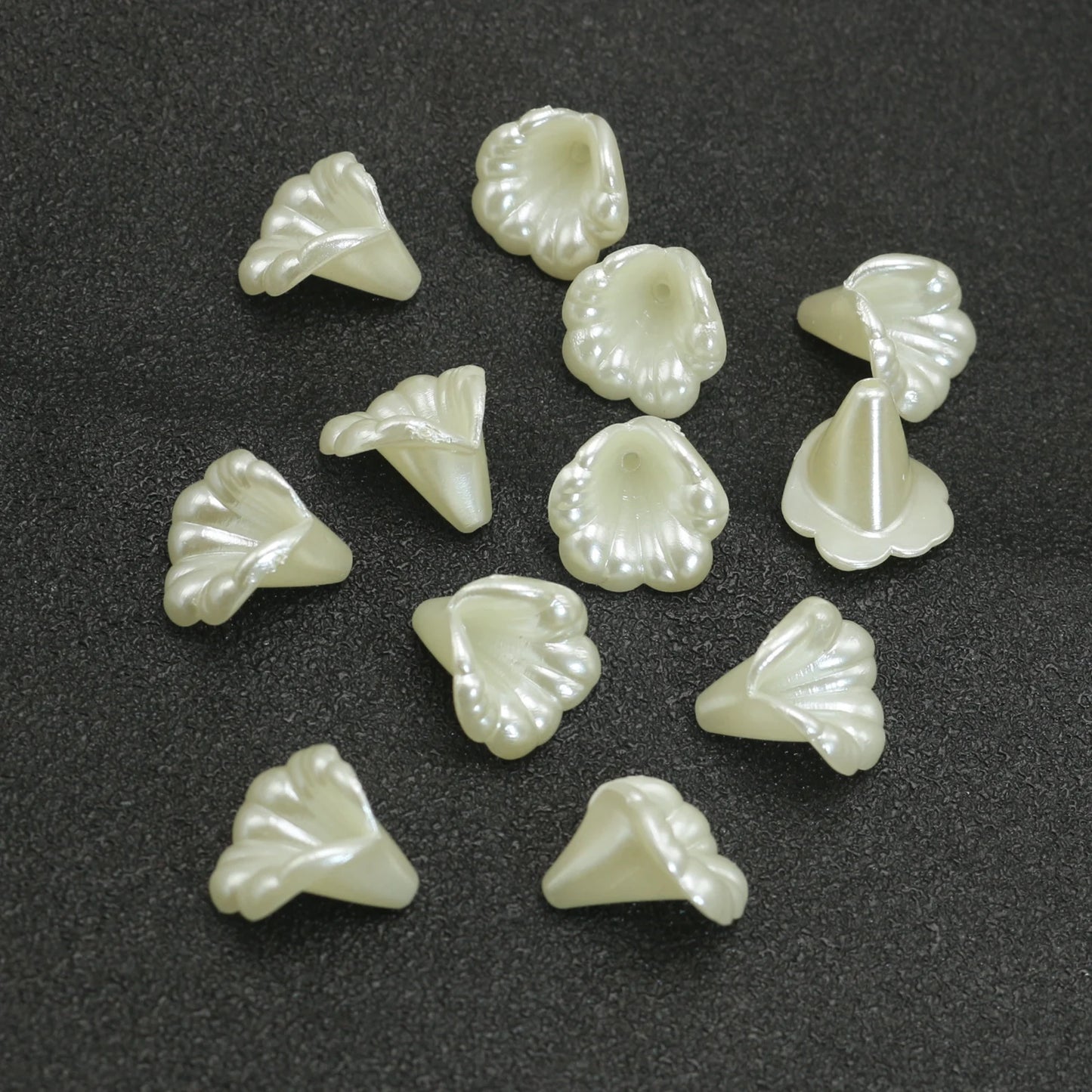 100pcs Ivory Acrylic Pearl Bellflower Beads 14mm