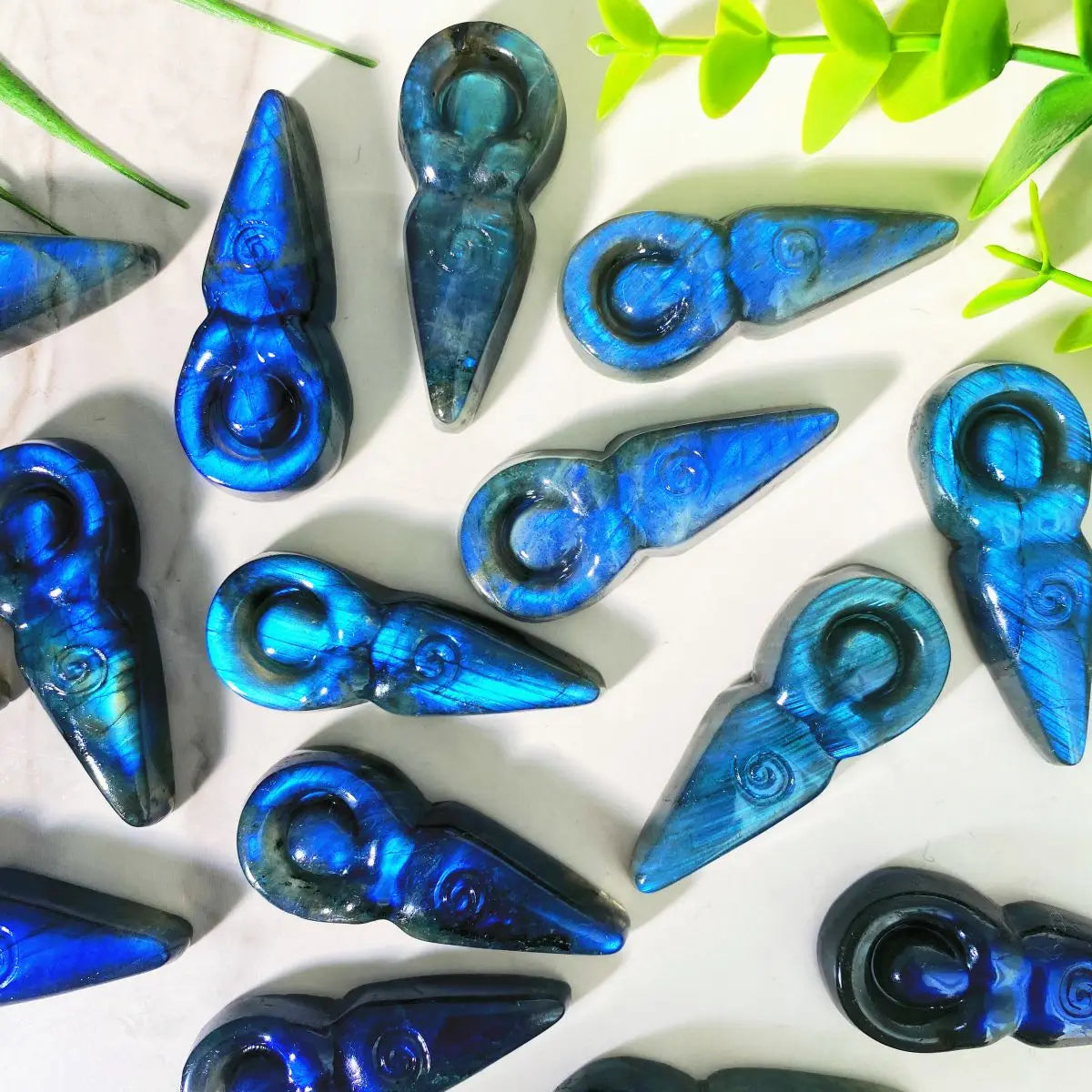 1PC HQ Labradorite Yoga Carving