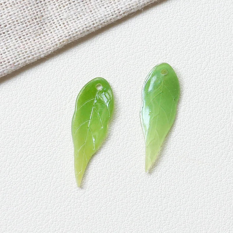 5Pcs Green Leaf Resin Beads