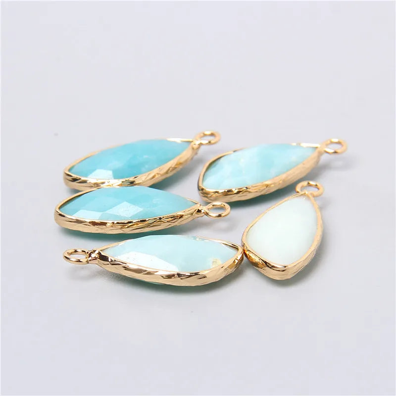 Lot de 2 pendentifs en pierre naturelle en forme de larme