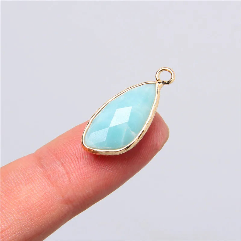Lot de 2 pendentifs en pierre naturelle en forme de larme