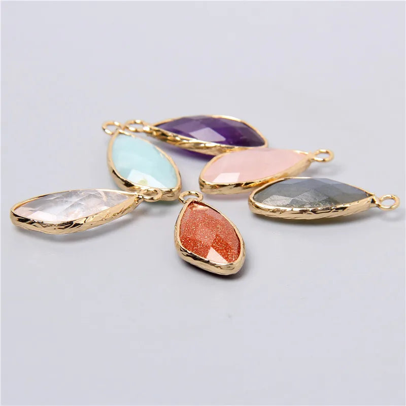 Lot de 2 pendentifs en pierre naturelle en forme de larme