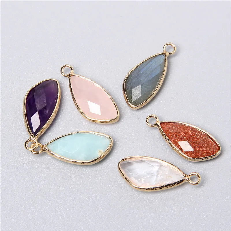 Lot de 2 pendentifs en pierre naturelle en forme de larme