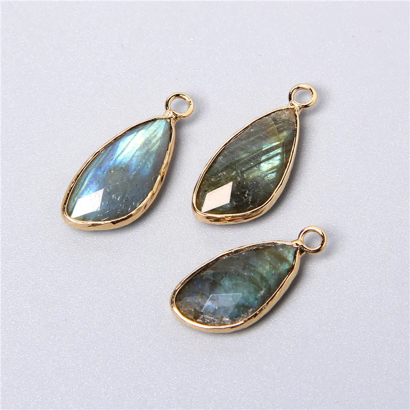 Lot de 2 pendentifs en pierre naturelle en forme de larme