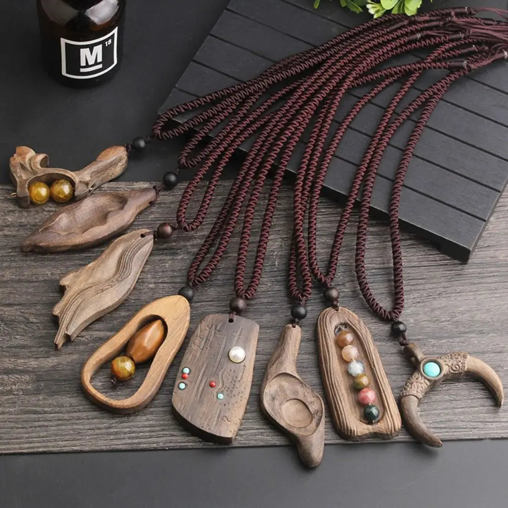 Collier pendentif en bois de santal