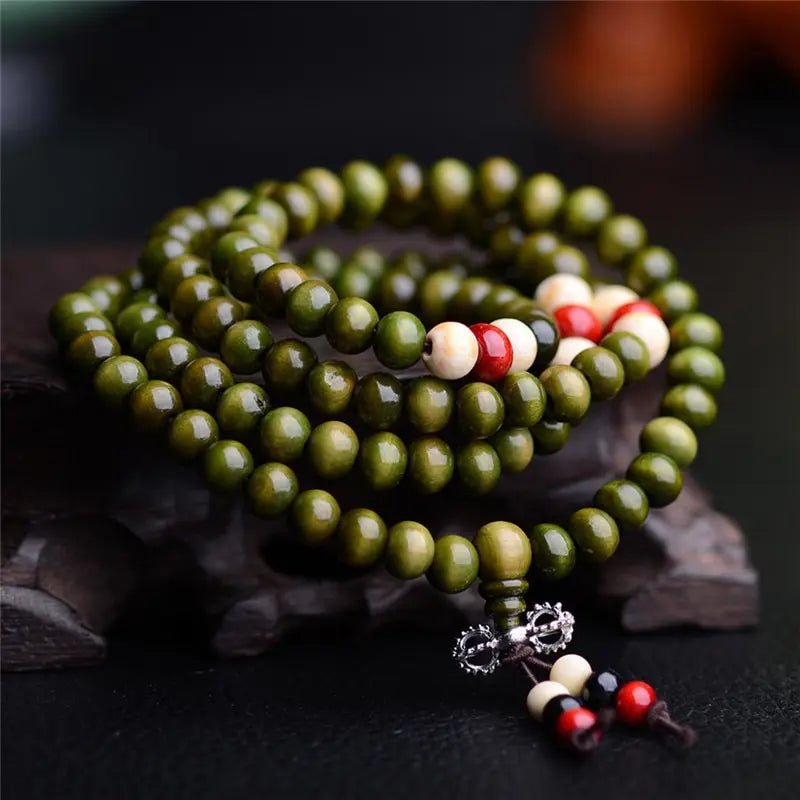 Collier Mala 108 perles en bois de santal naturel