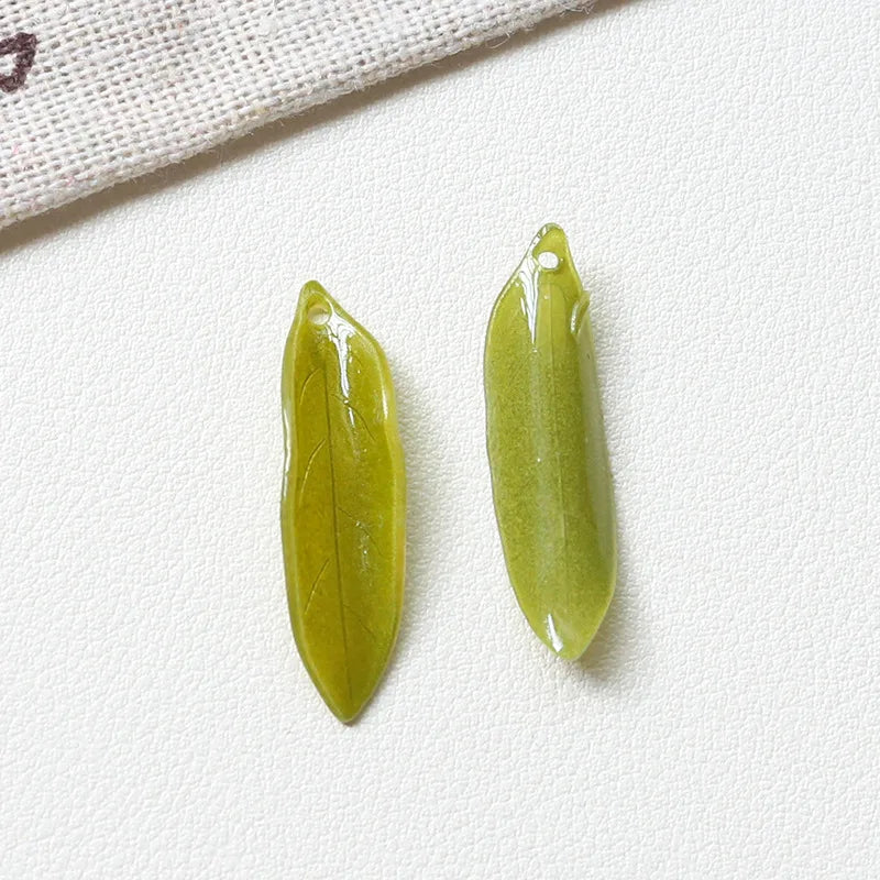 5Pcs Green Leaf Resin Beads