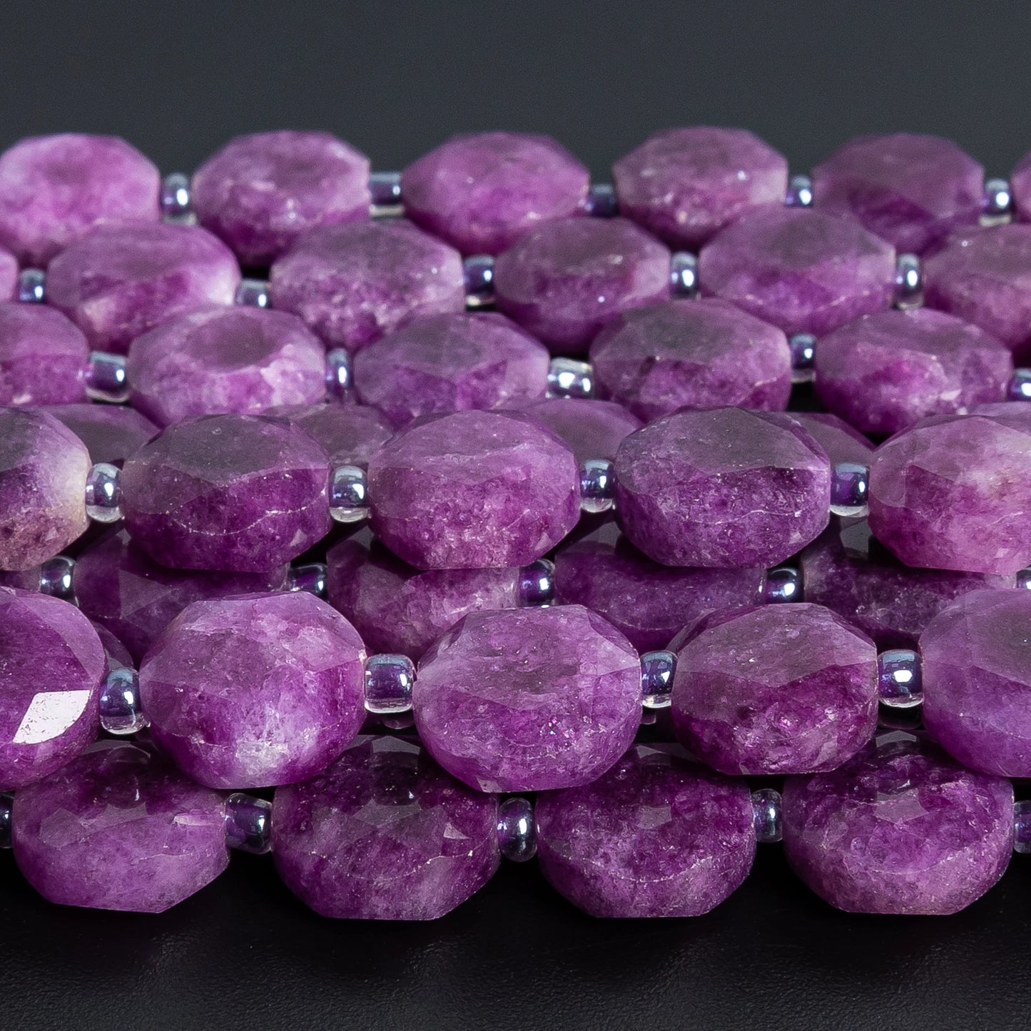 Fil de perles plates en sugilite violette naturelle de 12 mm