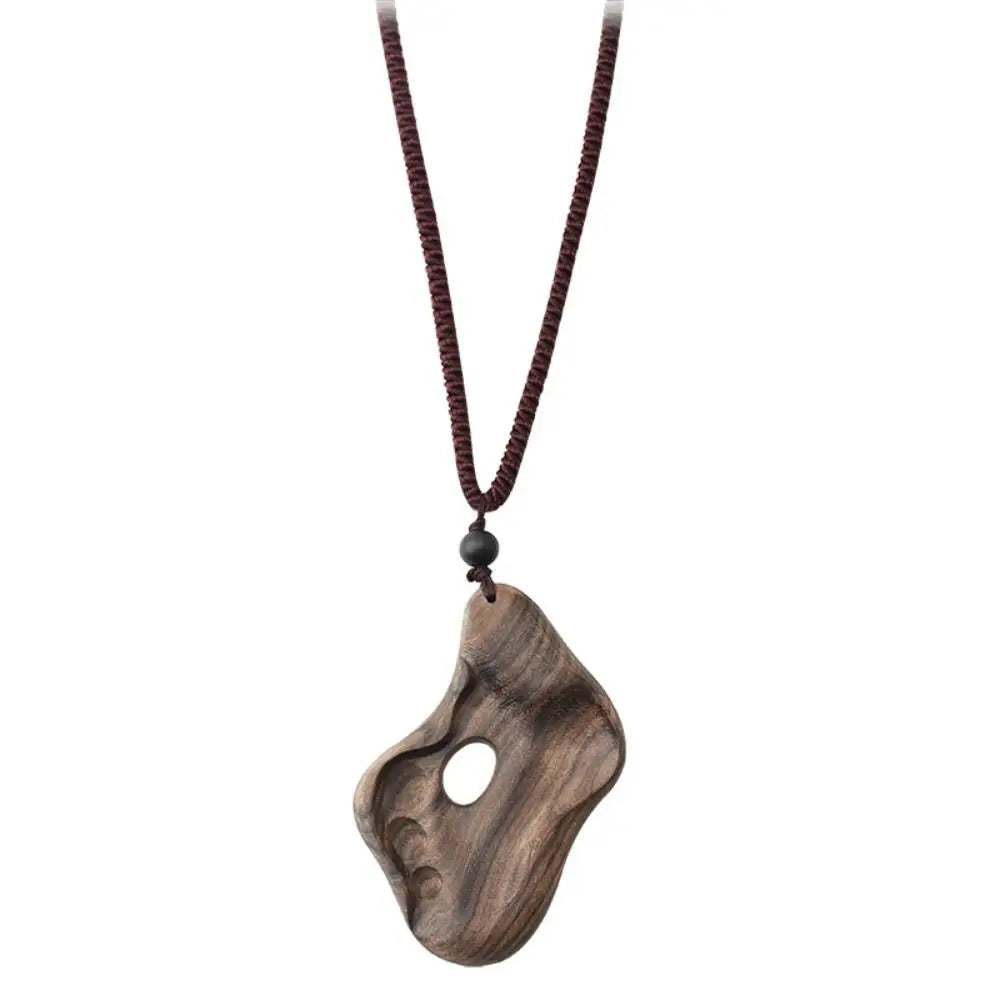 Collier pendentif en bois de santal