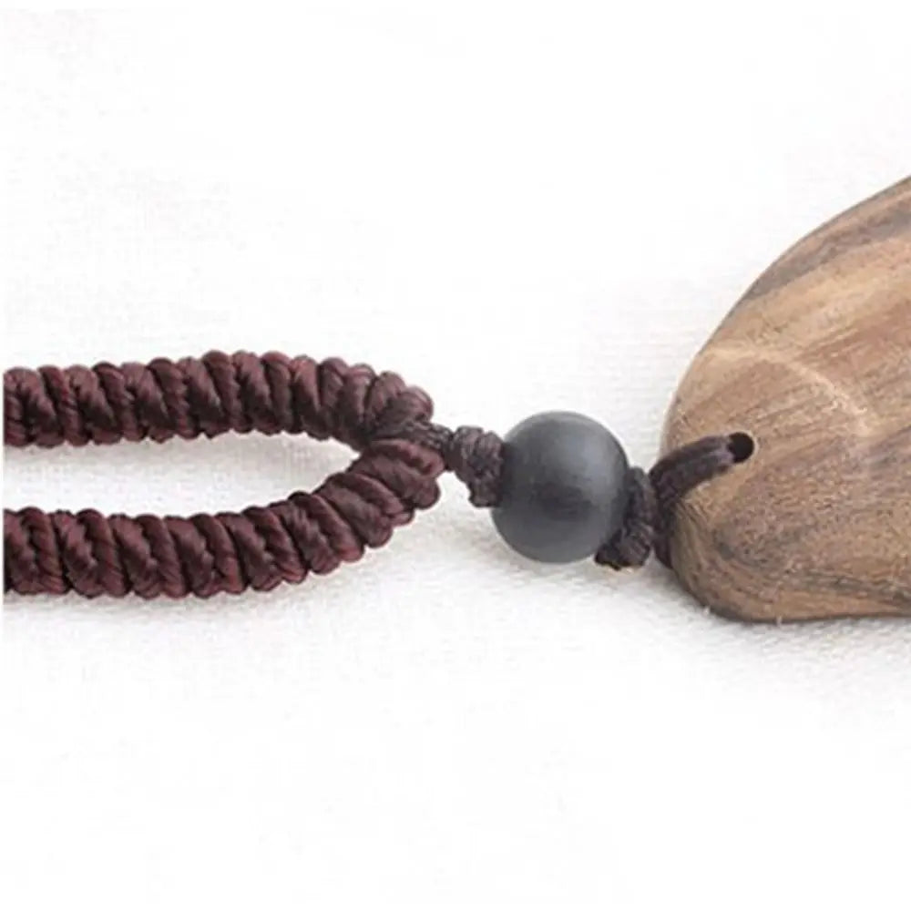 Collier pendentif en bois de santal