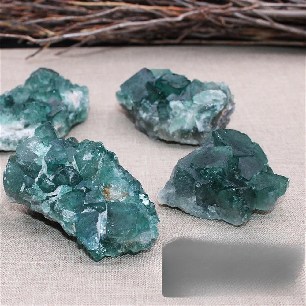 Cristaux naturels fluorite verte spécimen minéral cluster pierres et cristal de guérison 1pc