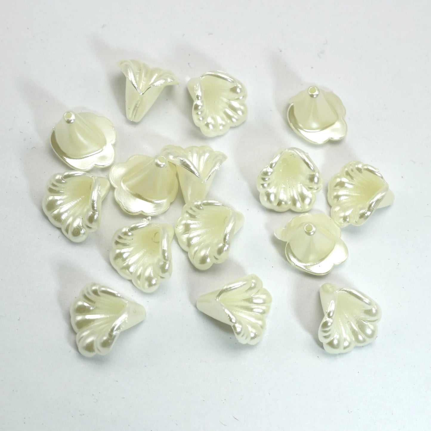 100pcs Ivory Acrylic Pearl Bellflower Beads 14mm