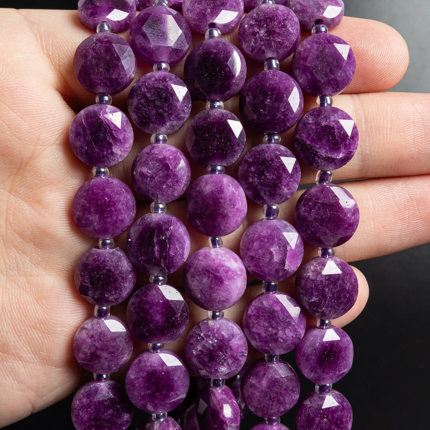 Fil de perles plates en sugilite violette naturelle de 12 mm